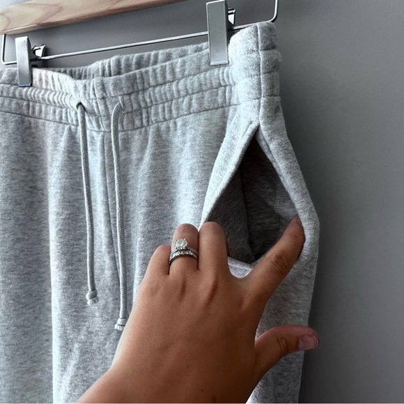 Aritzia TNA Cozy Fleece Draw String Joggers Women’s Size Medium - Picture 6 of 9